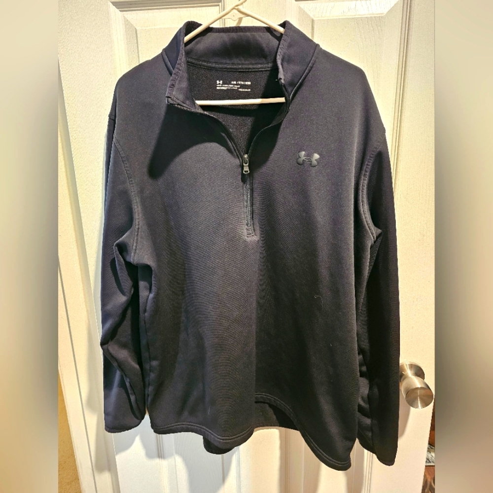 Under Armour Woman's Black Pullover